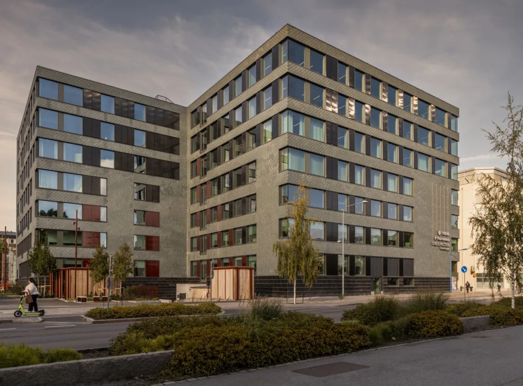 Bild på fastigheten Lumis fasad i Uppsala.