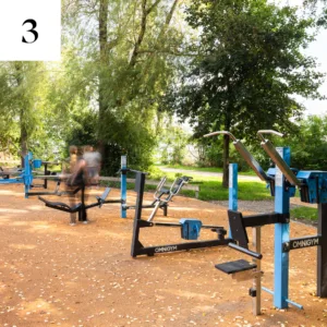 Bild på utegym i Alviks strand.